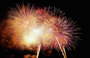 La notte di San Lorenzo: la magia dei fuochi d’artificio sul mare